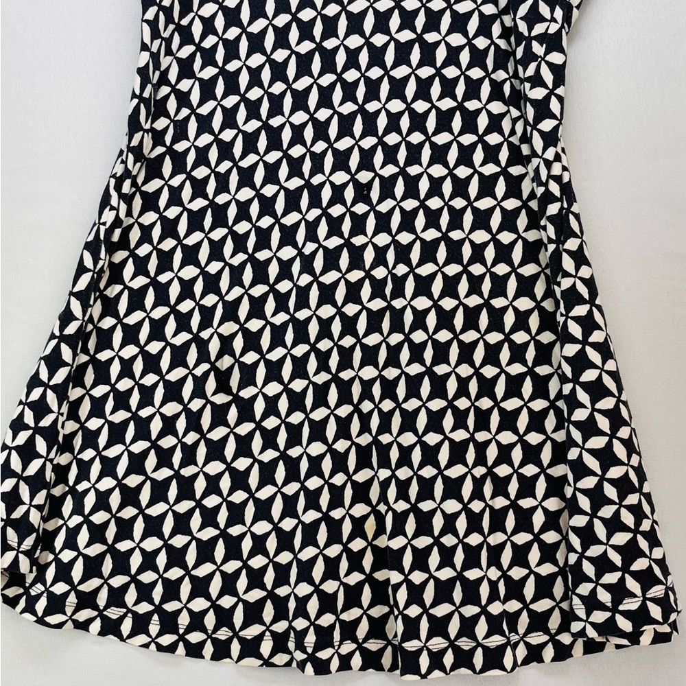 LOFT Black and White Geometric Print Blouse